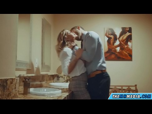 ❤️ 公衆トイレで巨乳金髪美女に誘惑されたら ️❌ at ja.novoporn.ru ❌️❤